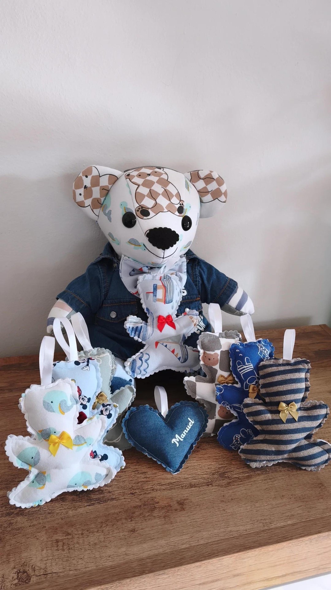 Portachiavi a cuore handmade — artigianato tessile con scampoli dei vestitini